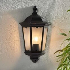 Vogue Lighting Vogue Trenton Outdoor Wall Light