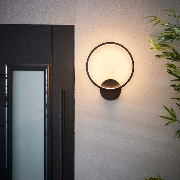Vogue Lighting Vogue Kali Outdoor Wall Light 6 Vogue Lighting Vogue Kali Outdoor Wall Light - Image 4