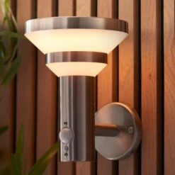 Vogue Lighting Vogue Leif Outdoor Solar PIR Wall Light