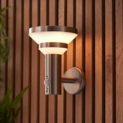 Vogue Lighting Vogue Leif Outdoor Solar PIR Wall Light -Lighting Heaven 30789771 alt02