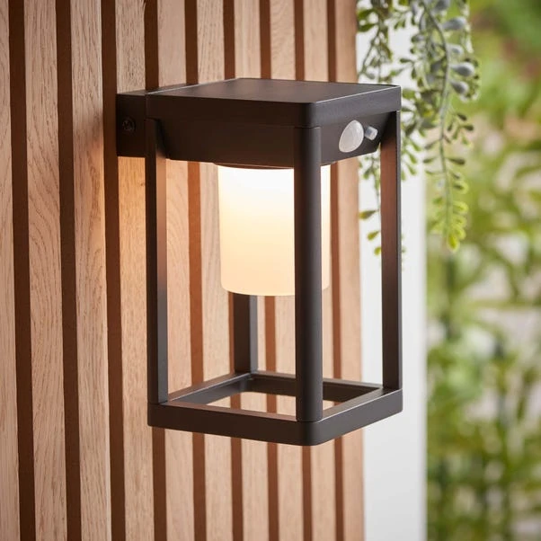 Vogue Lighting Vogue Clayton Outdoor Solar PIR Wall Light 7 Vogue Lighting Vogue Clayton Outdoor Solar PIR Wall Light - Image 5